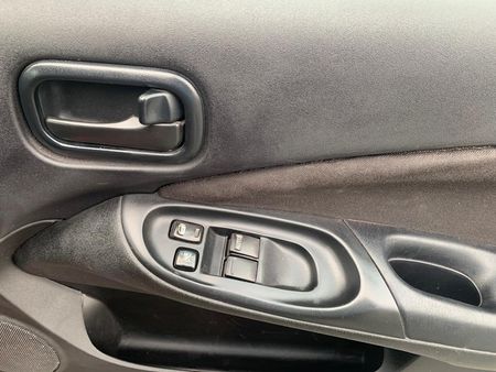2004-Nissan-Almera-16-Luxury-Automatic_11