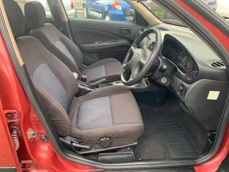 2004-Nissan-Almera-16-Luxury-Automatic_16