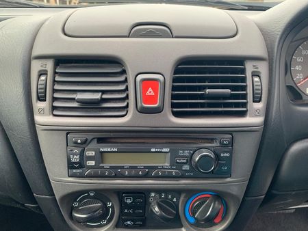 2004-Nissan-Almera-16-Luxury-Automatic_26