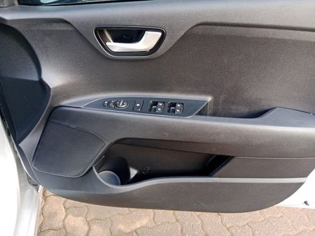 2019-Kia-Rio-14-Tec-5-dr-Auto_12