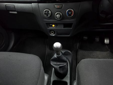 2010-Daihatsu-Materia-15_9