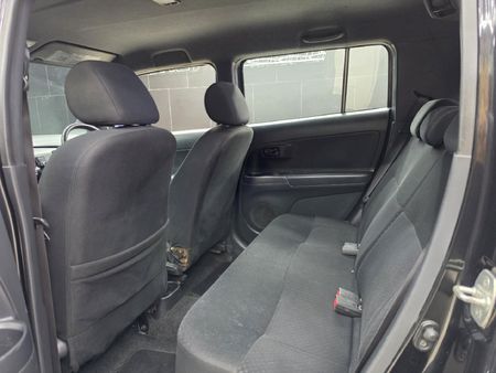2010-Daihatsu-Materia-15_14