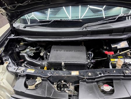 2010-Daihatsu-Materia-15_18