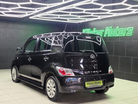 2010-Daihatsu-Materia-15_3