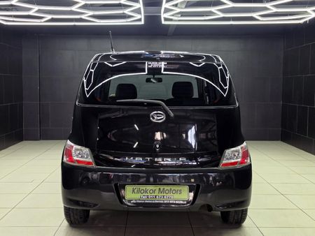 2010-Daihatsu-Materia-15_4