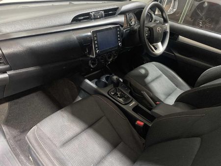 2024-Toyota-Hilux-24GD-6-4x4-Raider-X-Auto-Double-Cab_9