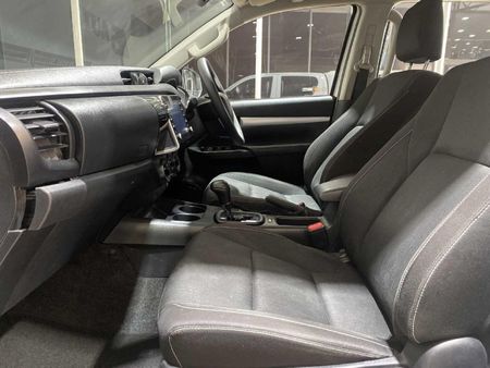 2024-Toyota-Hilux-24GD-6-4x4-Raider-X-Auto-Double-Cab_10