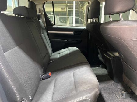 2024-Toyota-Hilux-24GD-6-4x4-Raider-X-Auto-Double-Cab_13