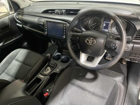 2024-Toyota-Hilux-24GD-6-4x4-Raider-X-Auto-Double-Cab_14