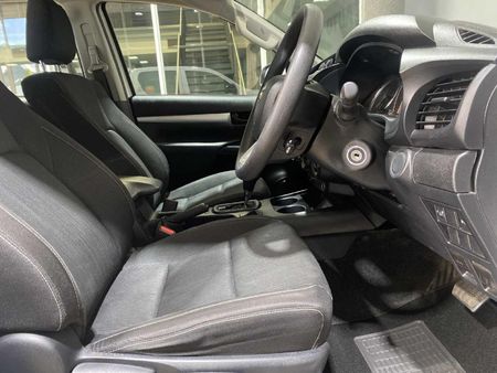 2024-Toyota-Hilux-24GD-6-4x4-Raider-X-Auto-Double-Cab_15