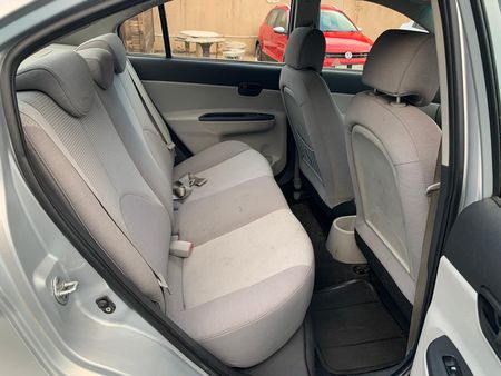 2009-Hyundai-Accent-16-GLS_12