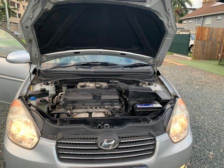 2009-Hyundai-Accent-16-GLS_14