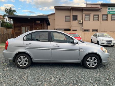 2009-Hyundai-Accent-16-GLS_2