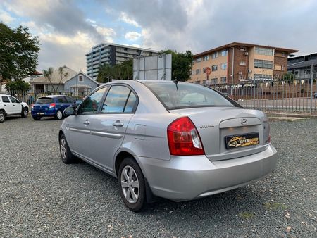 2009-Hyundai-Accent-16-GLS_4