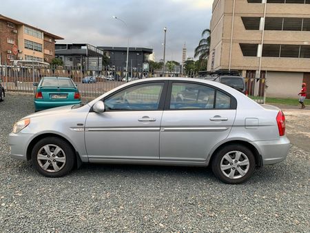 2009-Hyundai-Accent-16-GLS_5