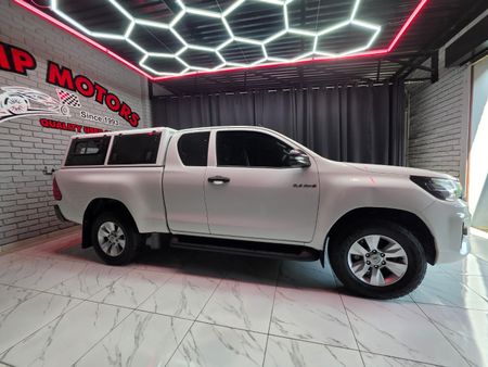 2020-Toyota-Hilux-24-GD-6-Raised-Body-SRX-Auto-Extended-Cab_16