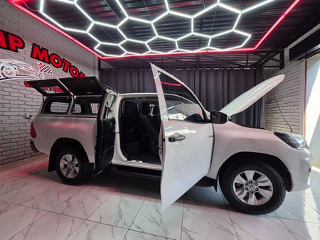 2020-Toyota-Hilux-24-GD-6-Raised-Body-SRX-Auto-Extended-Cab_17
