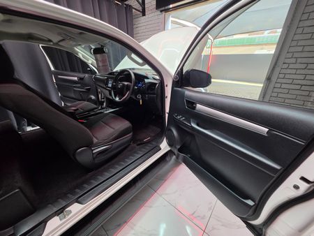 2020-Toyota-Hilux-24-GD-6-Raised-Body-SRX-Auto-Extended-Cab_19