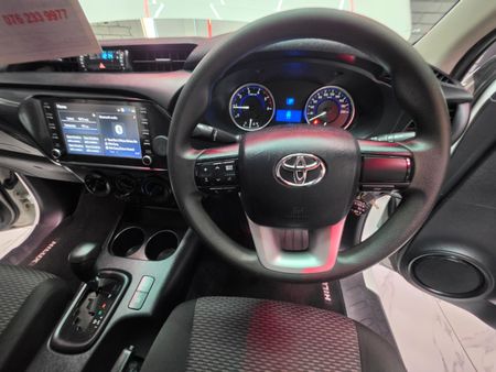 2020-Toyota-Hilux-24-GD-6-Raised-Body-SRX-Auto-Extended-Cab_21