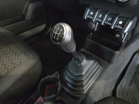 2024-Suzuki-Jimny-15-GLX_12