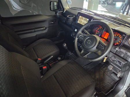 2024-Suzuki-Jimny-15-GLX_13