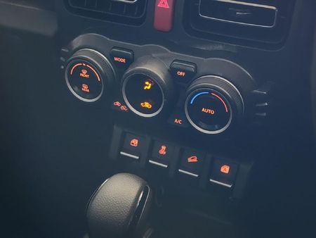2022-Suzuki-Jimny-15-GLX-Auto_17