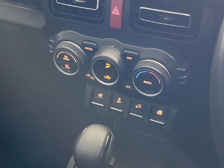 2022-Suzuki-Jimny-15-GLX-Auto_19