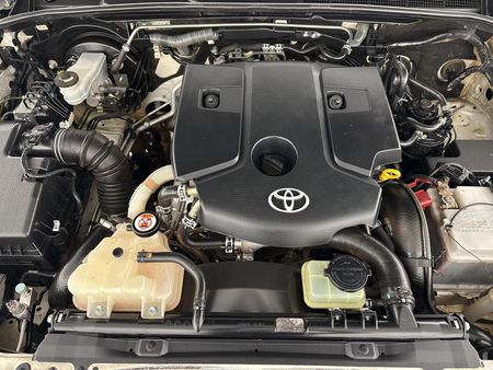 2019-Toyota-Hilux-28-GD-6-Raised-Body-Raider-Auto-Extended-Cab_11