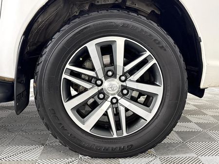 2019-Toyota-Hilux-28-GD-6-Raised-Body-Raider-Auto-Extended-Cab_4