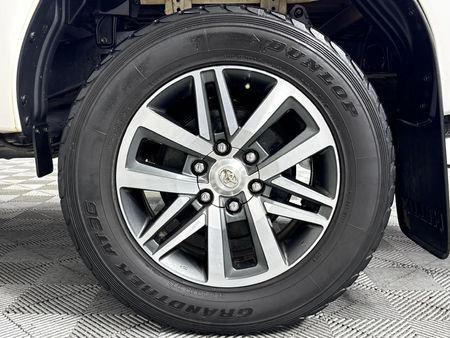 2019-Toyota-Hilux-28-GD-6-Raised-Body-Raider-Auto-Extended-Cab_5