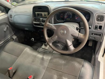 2020-Nissan-NP300-25-TDi-LWB-Single-Cab_9