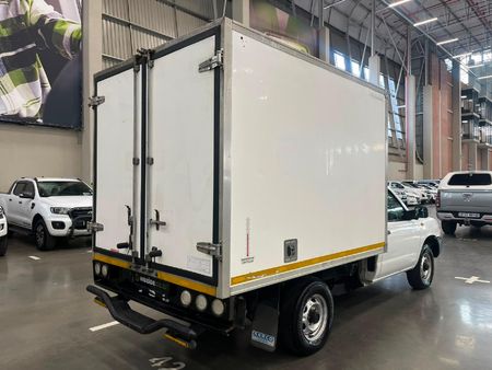 2020-Nissan-NP300-25-TDi-LWB-Single-Cab_2