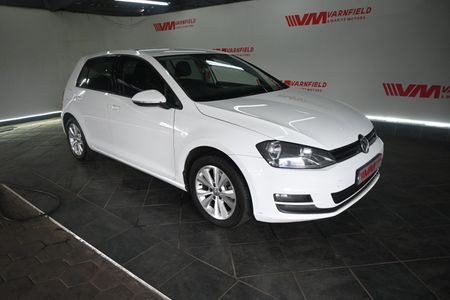 2015-Volkswagen-Golf-VII-14-TSI-Comfortline_0