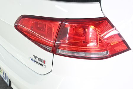 2015-Volkswagen-Golf-VII-14-TSI-Comfortline_5