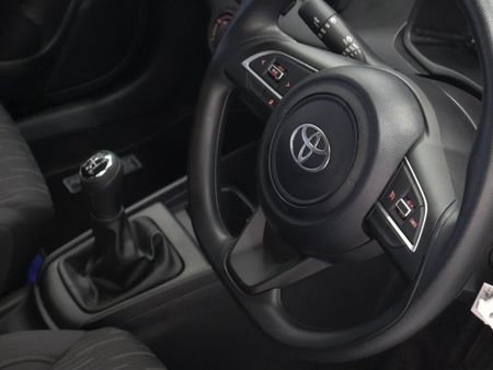 2026-Toyota-Rumion-15-SX_10