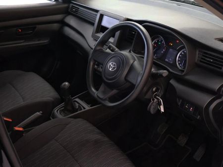 2026-Toyota-Rumion-15-S_17