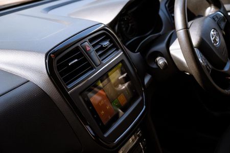 2023-Toyota-Urban-Cruiser-15-XR_11