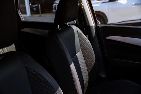 2023-Toyota-Urban-Cruiser-15-XR_15