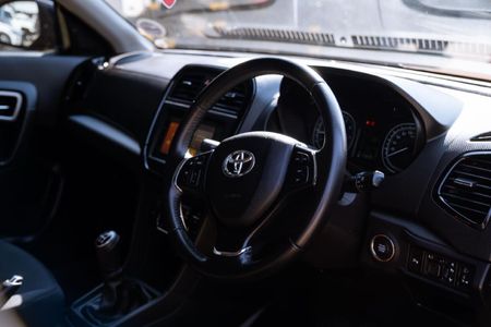 2023-Toyota-Urban-Cruiser-15-XR_7