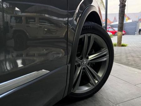 2018-Volkswagen-Tiguan-20-TDI-Comfortline-4Motion-Auto_5