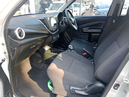2025-Toyota-Vitz-10-XR_13