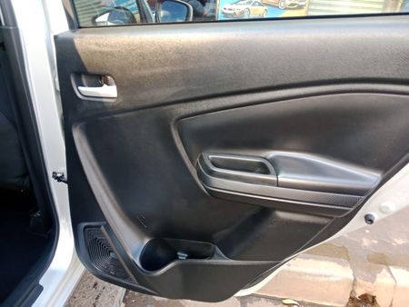 2025-Toyota-Vitz-10-XR_15