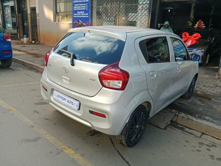 2025-Toyota-Vitz-10-XR_3