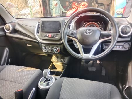 2025-Toyota-Vitz-10-XR_7