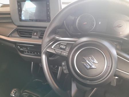 2025-Suzuki-Swift-12-GL_15