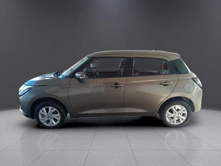 2025-Suzuki-Swift-12-GL_3