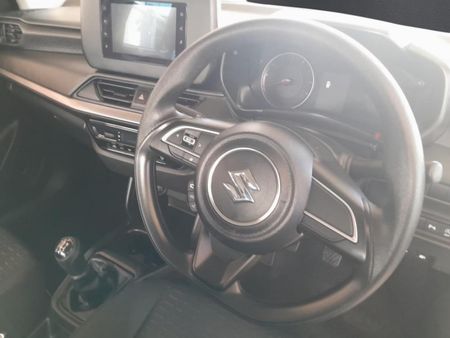 2025-Suzuki-Swift-12-GL_8