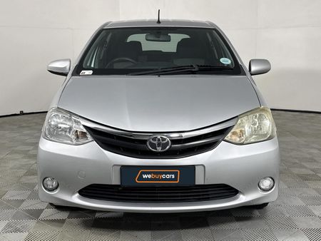 2013-Toyota-Etios-15-XS-5-dr_9