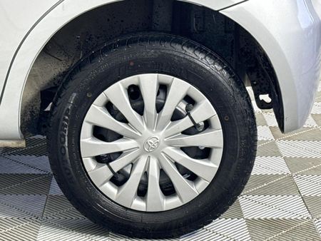 2013-Toyota-Etios-15-XS-5-dr_5