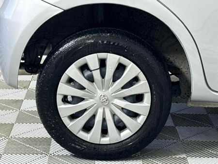 2013-Toyota-Etios-15-XS-5-dr_6